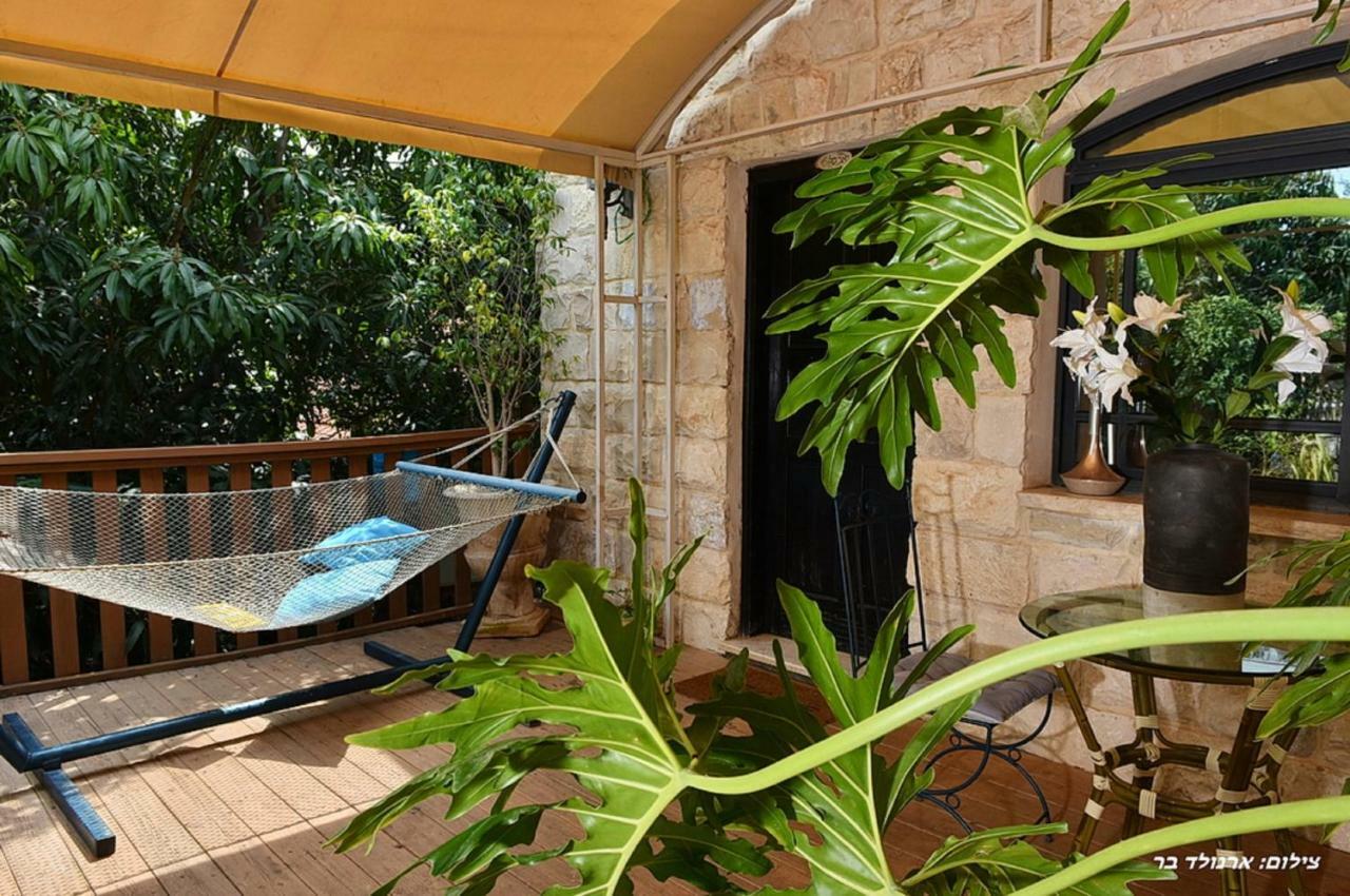 Agama Vila Livnim Exterior foto